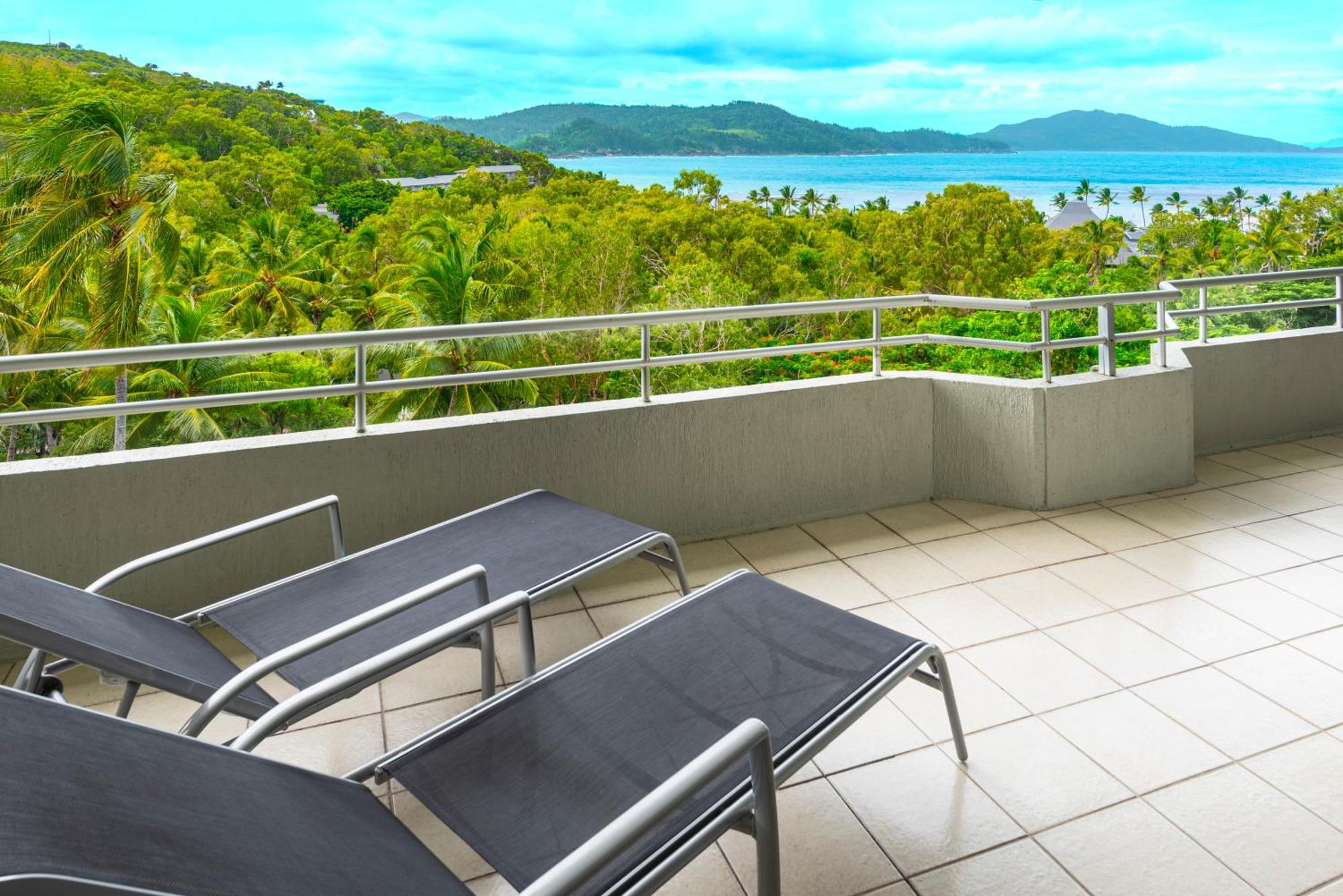 2 Bedroom Poinciana Lodge Isla Hamilton Exterior foto